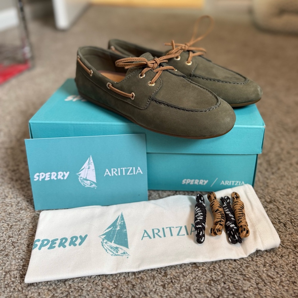 NWOT Sperry x Aritzia Slim Boat Shoe
